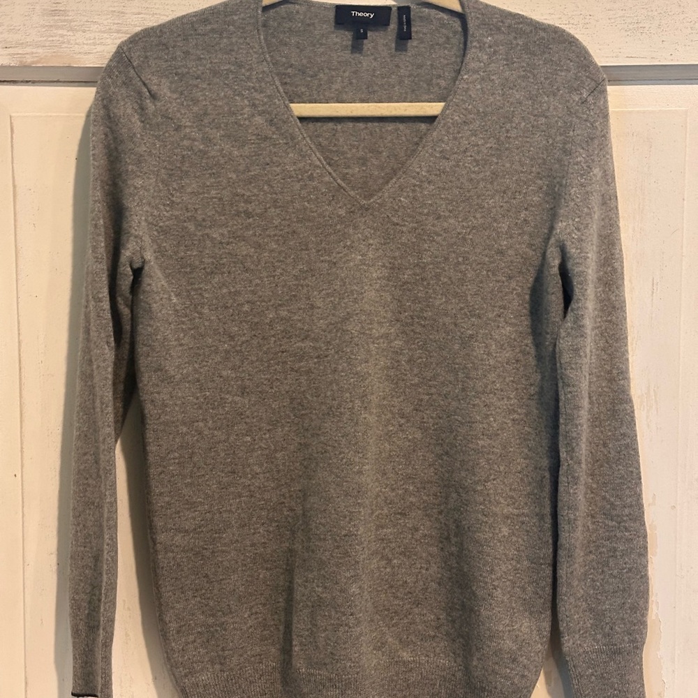 Theory Cashmere V-Neck Sweater